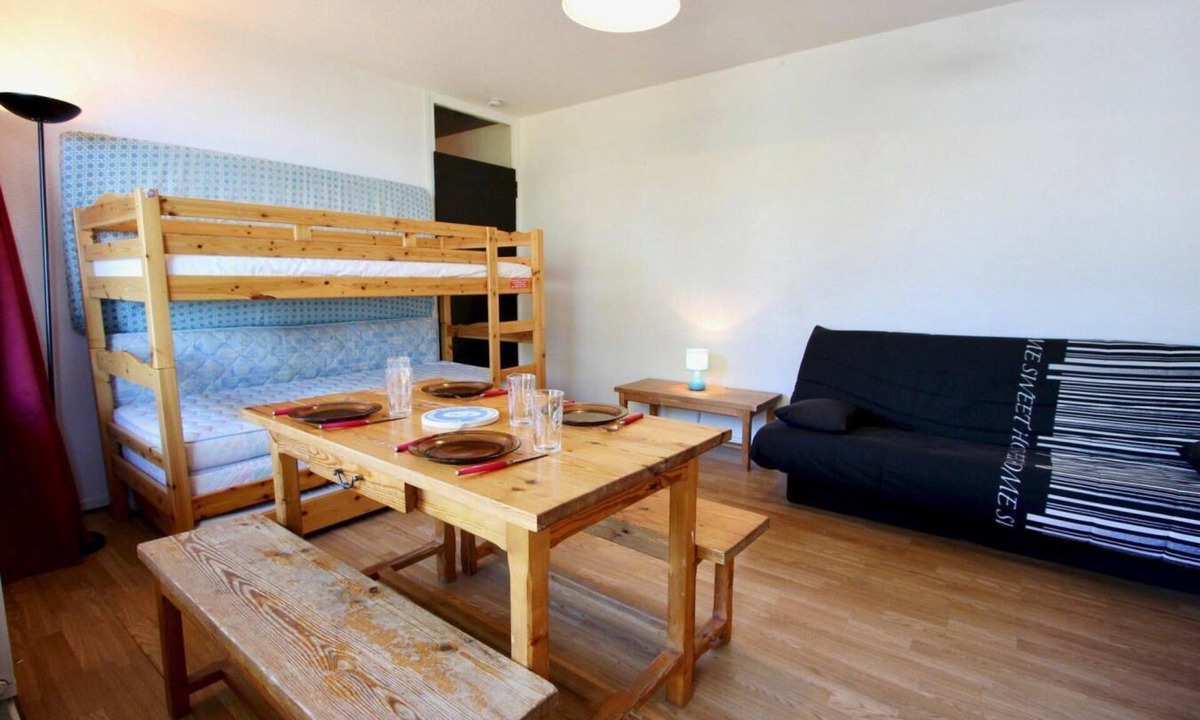 Chamrousse Apartment | 20m from resort center, 4th floor, balcony, tv, 25m², Chamrousse