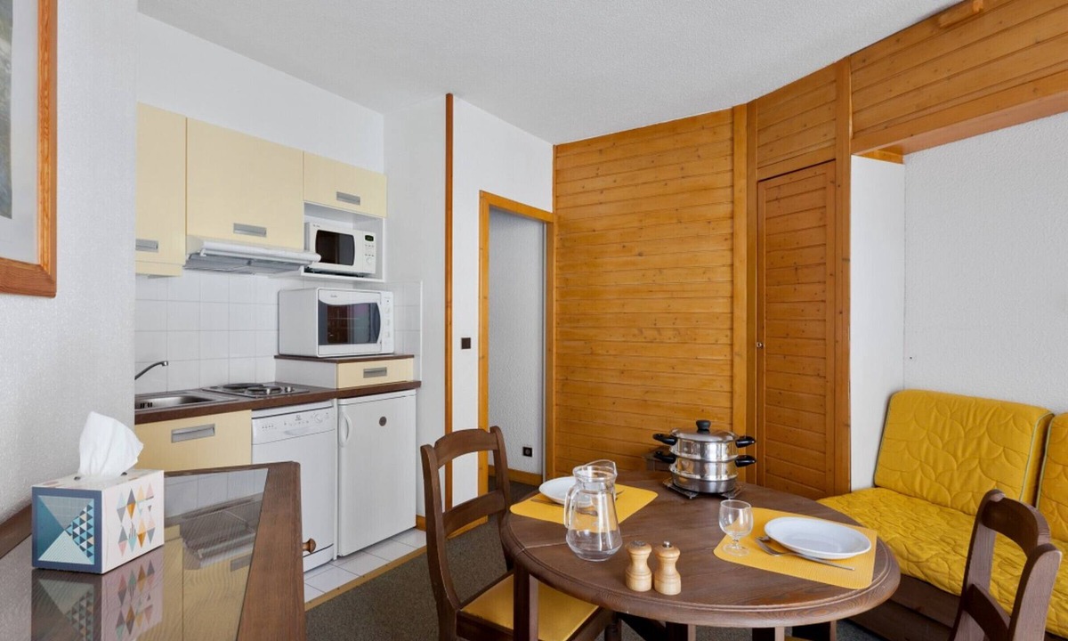 Brides-les-Bains Apartment | Central studio in Brides-les-Bains with parking and WiFi