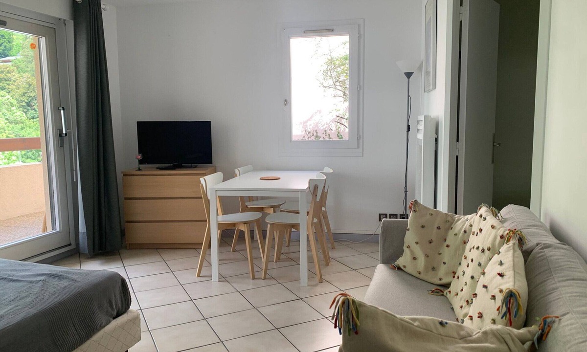 Brides-les-Bains Apartment | Central studio with parking, 2 people.