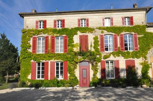 Rouffignac House | chambre spacieuse dans maison bourgeoise