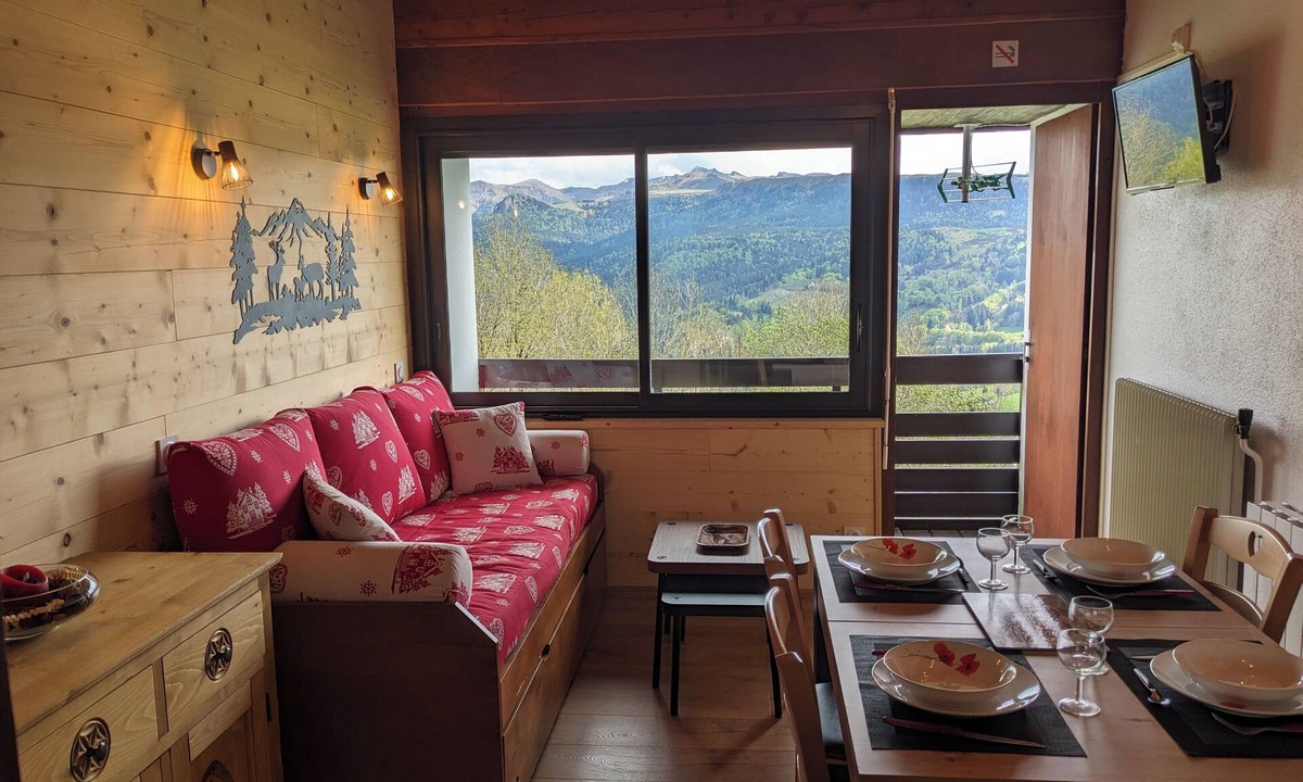 Murat-le-Quaire Apartment | Duplex 4/6 Pers Dans une Ambiance Chaleureuse Avec vue Imprenable sur le Sancy