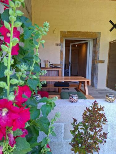 Chambilly Bed & Breakfast | Estefana
