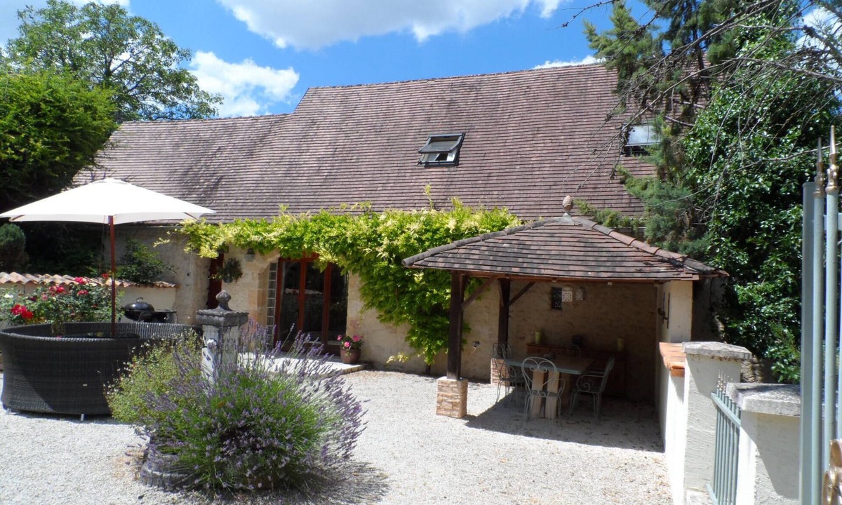 Bars House | Faurelie Barn Conversion, spacious, bright + cosy!