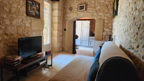 Couze-et-Saint-Front House | Gîte en pierre en Dordogne au calme dans un village Chez Sorel