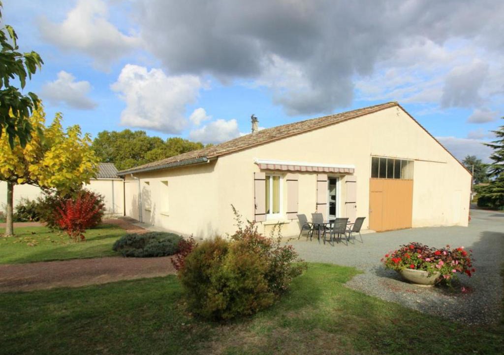 Lussac House | Gîte Lussac, 3 pièces, 4 personnes - FR-1-440-176