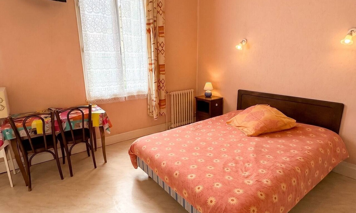 Neris-les-Bains Apartment | Homerez - Studio in Néris-les-Bains