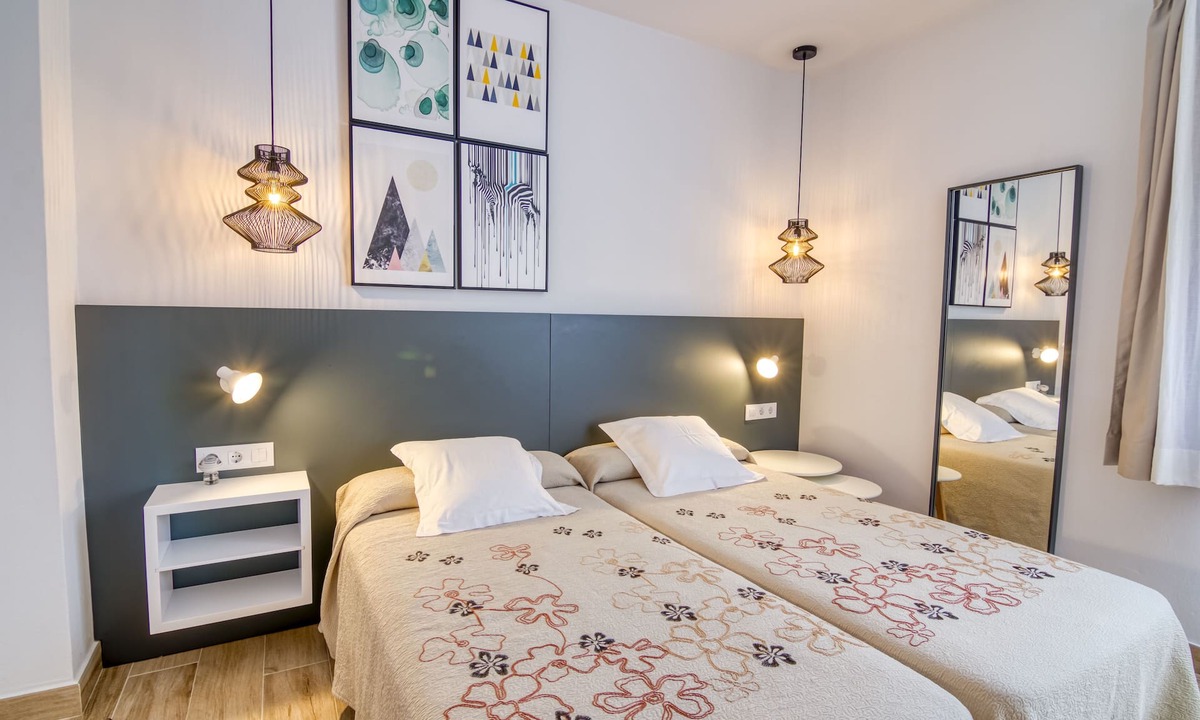 Mahon Hostel | Hostal La Isla