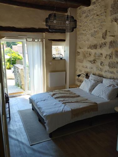 Pradines Bed & Breakfast | Iglesias Emmanuelle