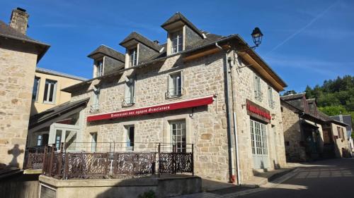 Gimel-les-Cascades Hotel | L'hostellerie de la vallée