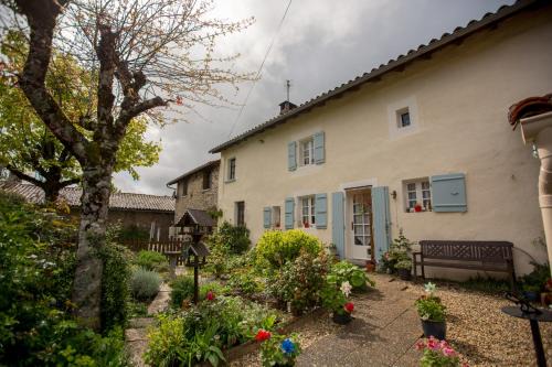 Montemboeuf Bed & Breakfast | La Maison Des Fleurs