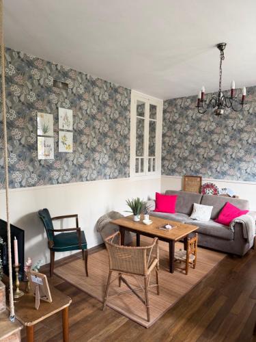 Uzerche House | Maison Bécharie