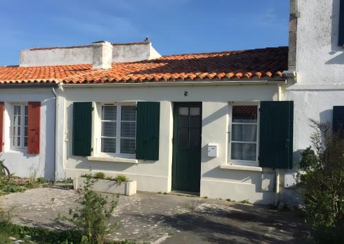 Ile-d'Aix House | Maison de village