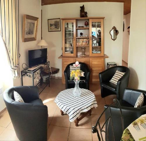 Jonzac Apartment | Maison Des Lys