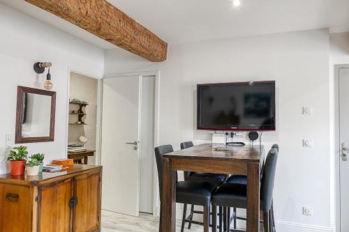 Trevoux Apartment | Studio Artiste au cœur des ruelles médiévales