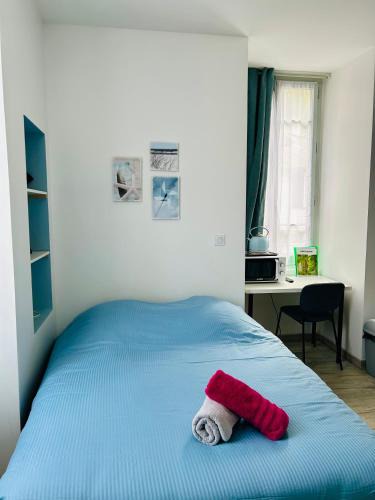 Montlucon Apartment | Studio au pied du Château Wi-Fi Proche Gare