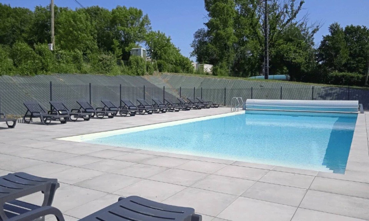 Prailles House | ZEcamping 2 étoiles piscine chauffée mobil-home TV 25m2 5 pers