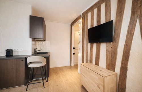 Notre-Dame-des-Champs Apartment | 1614 Sevres