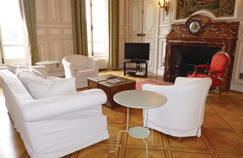 Ocquerre Apartment | 4 bedroom accommodation in Ocquerre