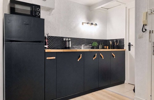 Quartier Hyper-Centre Apartment | Adèle – Cozy et fully equipped studio 2 guests Hyper center Grenoble Tram within.
