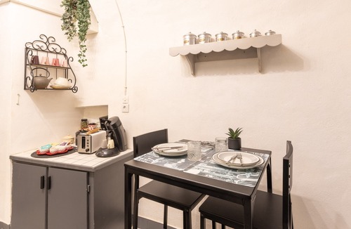 Lanas Apartment | Apartment 'Cocoon - Bord Ardèche' with Private Terrace and Wi-Fi