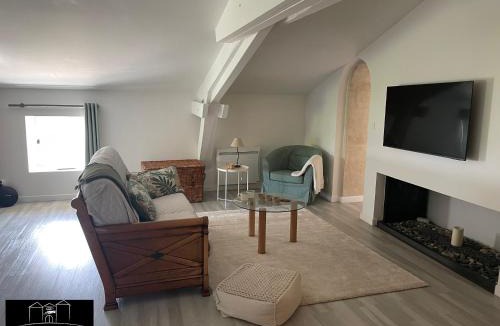 Vernaison Apartment | Appartement cocon de charme, Domaine Cornevent Lyon, parc & piscine
