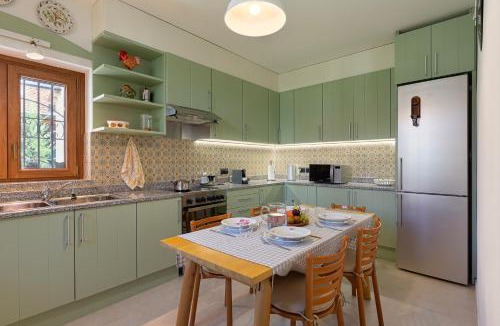 Arona Villa | Arona Cottage