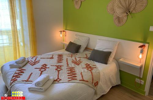Aubeterre-sur-Dronne Apartment | Barque Fleurie Maison Retro avec Jardin et Parking au coeur d'Aubeterre-sur-Dronne