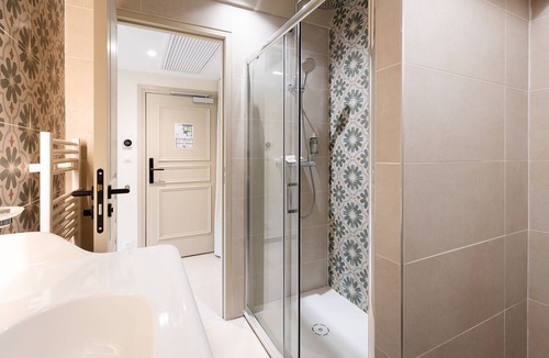 Lancon-Provence Hotel | Château la Beaumetane