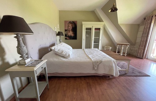 Saint-Jean-Saint-Germain Bed & Breakfast | Chambre d'hôte Domaine de la Maison Neuve