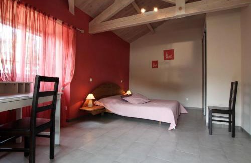 Saint-Just-pres-Brioude House | Charmant gîte rénové, 3 chambres, cheminée, terrasse et jardin, proche Brioude et sites touristiques. - FR-1-582-231