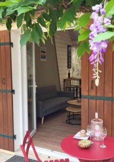 Saint-Aigulin Apartment | Charme et Nature, appartement cosy climatisé avec étang privé, au carrefour de 3 départements