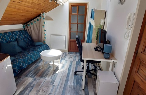 Chamalieres Apartment | Charming, Air-Conditioned and Cozy Studio—Perfect for Exploring Auvergne