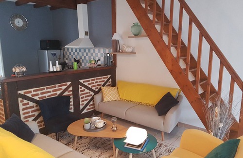 Lunan House | Charming air-conditioned 6/8 sleeper house with pool, in Lunan