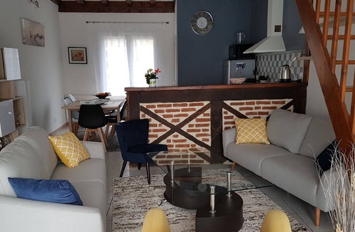 Lunan House | Charming air-conditioned 6/8 sleeper house with pool, in Lunan