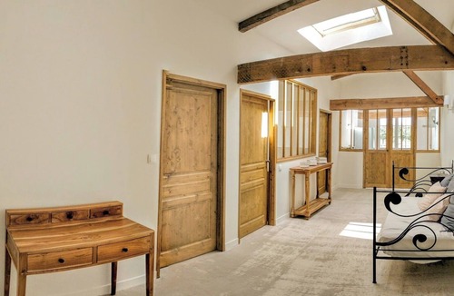 Saint-Colomb-de-Lauzun Other | Charming Ancient Stables from the 17th c., 8 bedrooms, 16 guests across 350 sqm.