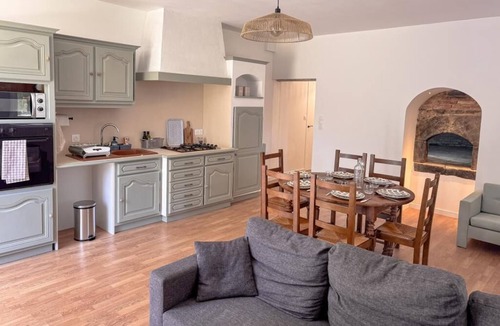 Montravers House | Charming country cottage - 15 min Puy du Fou