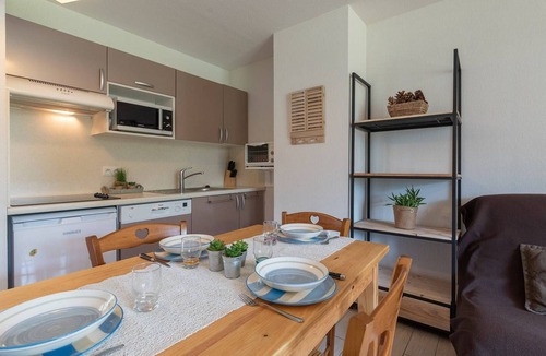 Bourisp Apartment | Charming Duplex for 6 with Parking in Bourisp