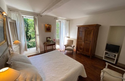 Marssac-sur-Tarn House | CHARMING GITE ON THE TARN WITH PADDLE AND PEDALO