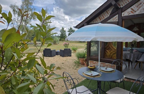 Contres Cottage | Charming Restored Barn with Tennis, Near Loire Castles & ZooParc de Beauval, Pet-Friendly, Sleeps 3