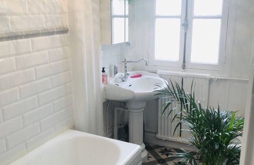 Montmartre Apartment | Charming studio between Abbesses and Place du Tertre