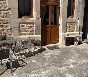 Saint-Pierre - Rene II - Bonsecours Apartment | Chez Bency