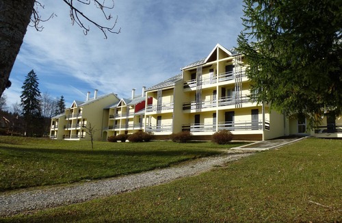 Premanon Apartment | Comfortable studio, east-facing balcony, beautiful nature view, cellar, parking.