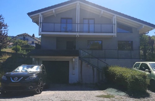 Neuvecelle Apartment | Complete accommodation with home cinema, pool table and private terrace.
