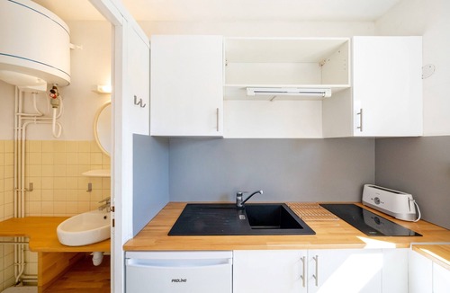 Barbotan-les-Thermes Apartment | Cosy Studio with Balcony, Air Conditioning & Pool Table – Cazaubon