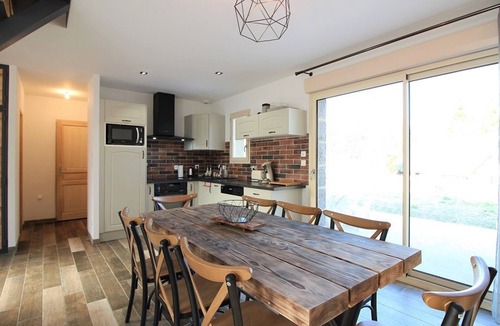 La Bourboule House | Cozy house in La Bourboule - 8 pers, open view, parking, modern, near center