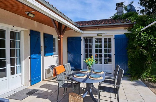 Vasles Villa | Detached villa, 2 bathrooms, sleeps 4
