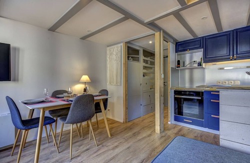 Argentiere Apartment | Duplex 200m GrandsMontets | Balcony View | Parking