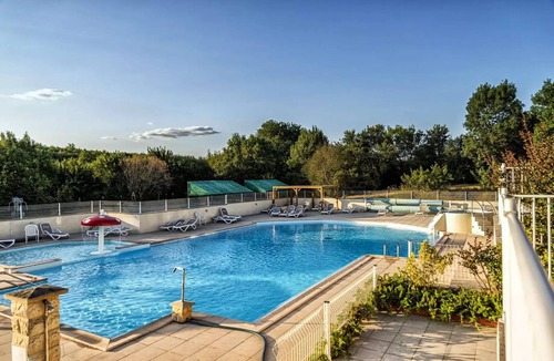 Saint-Martin-Lars-en-Sainte-Hermine House | Naturist campsite Le Colombier* - Comfort mobile home L'Autize 3 Rooms 4 People