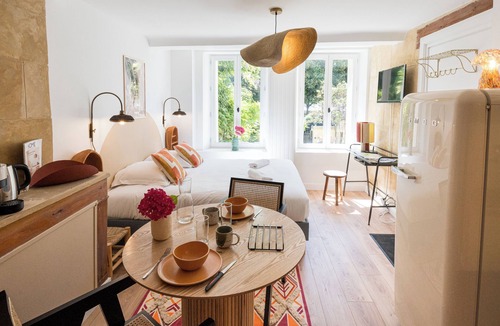 Hastings Apartment | Fully-equipped 20m² studio on raised first floor. Ideal Caen location.