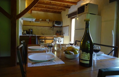 Les Eyzies Cottage | Gite in the heart of nature, quiet, with swimming pool and air conditioning, pets welcome.